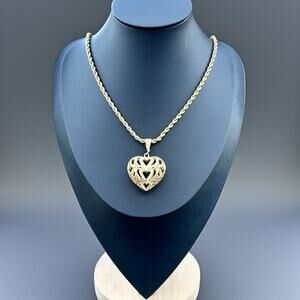 Puffy Heart Necklace Filigree Pendant Gold Tone Rope Chain Romantic Vintage 30”